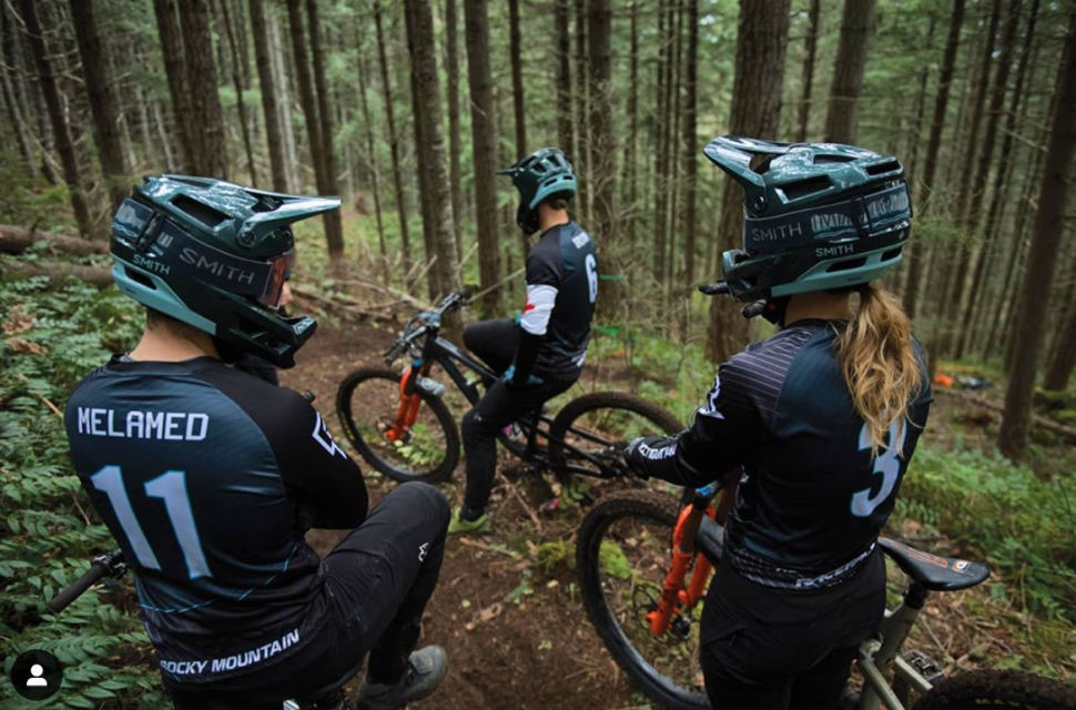 Smith optics machine full face helmet Smith Optics leak photos of new 'Mainline' full face enduro helmet