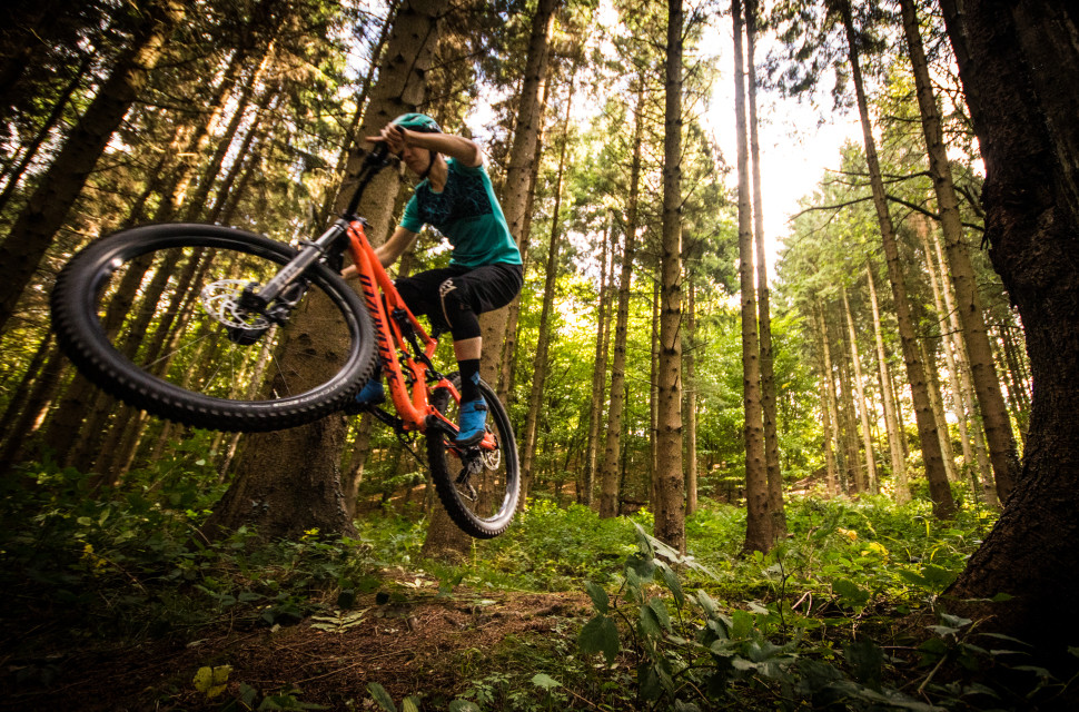 Specialized Stumpjumper Women's Comp -12 riding .jpg Specialized Stumpjumper Women's Comp -12 riding .jpg