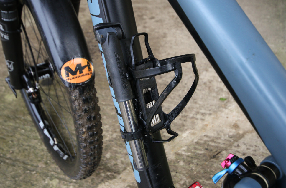 Syncros Matchbox Coupe HP2.0 Integrated Bottle Cage-3.jpg Syncros Matchbox Coupe HP2.0 Integrated Bottle Cage-3.jpg
