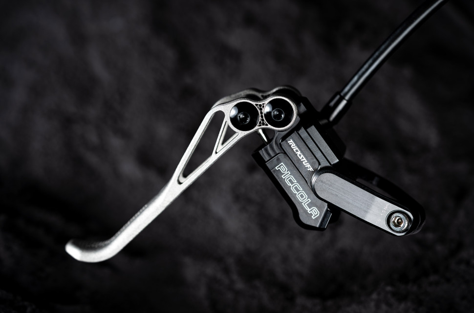 Trickstuff_Piccola_HD_Titanium_Lever_2025_Detail_Brake_Set_Black_0297_1920px.jpg Trickstuff's Piccola HD combines 3D-printed titanium and a four-piston caliper