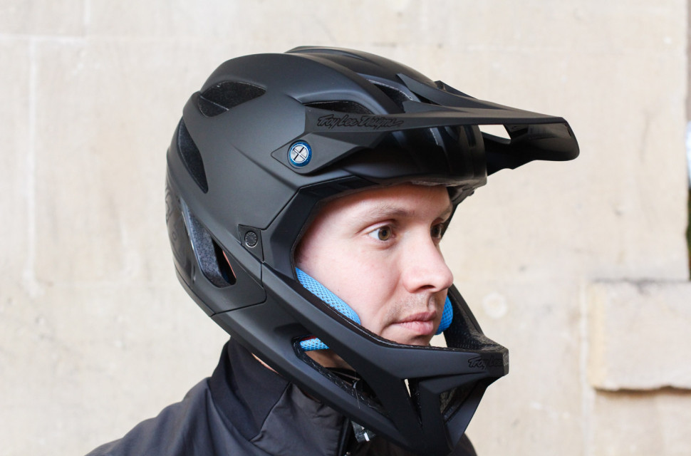 Troy-Lee-Designs-Stage-fullface-helmet-review-100.jpg Troy-Lee-Designs-Stage-fullface-helmet-review-100.jpg