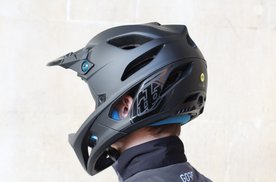 Troy-Lee-Designs-Stage-helmet-review-103.jpg We unbox the new Troy Lee Designs Stage enduro helmet!