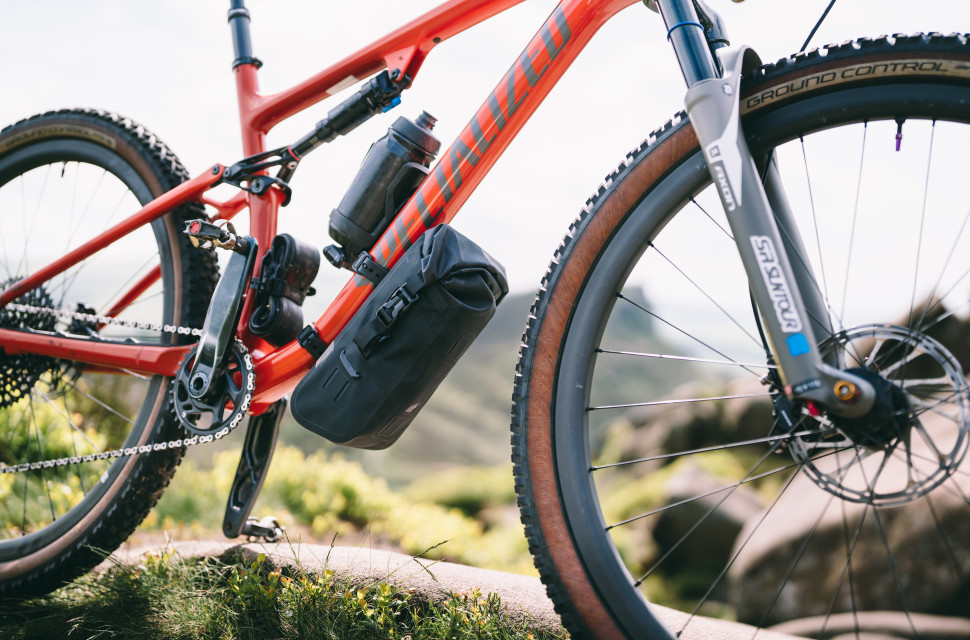 2022 Tailfin V-Mount Pack_LIFESTYLE 1.jpg Tailfin introduces V-Mount Packs