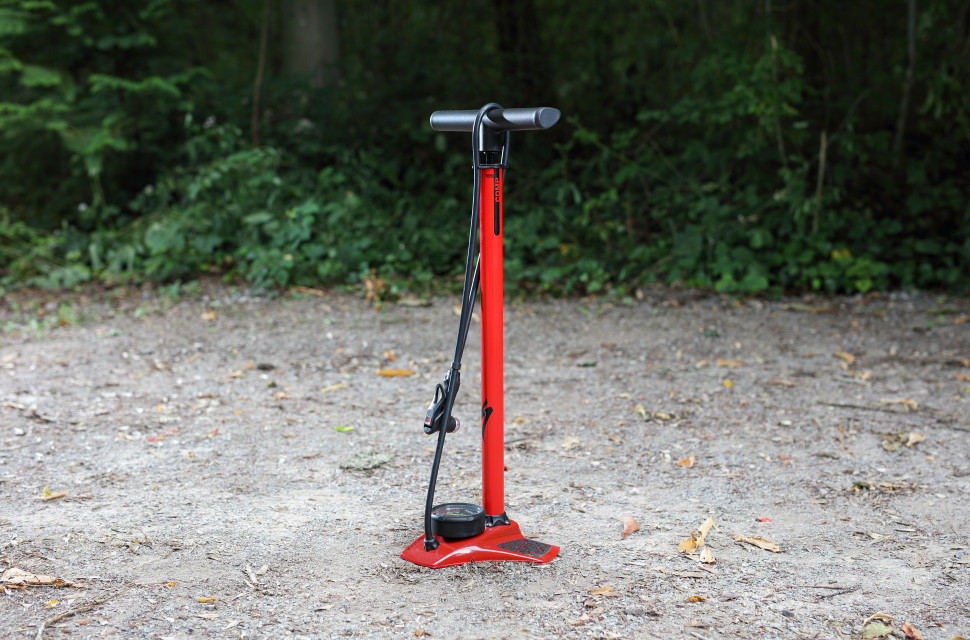 Specialized Air Tool Comp hero Specialized Air Tool Comp hero