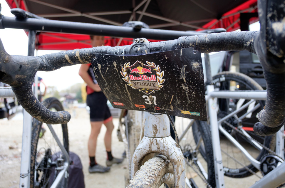 bljp-DT_Swiss_Cross_Road_Carbon-4.jpg Racing the Red Bull Velodux on proto DT Swiss carbon hoops