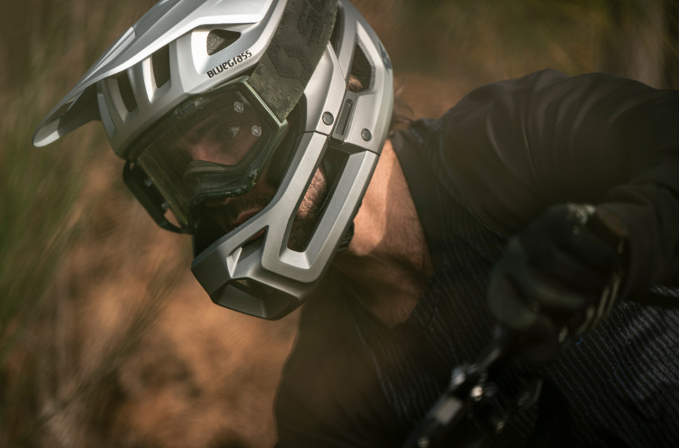 2023 Bluegrass Vanguard helmet hero Bluegrass releases Vanguard - a new full-face helmet