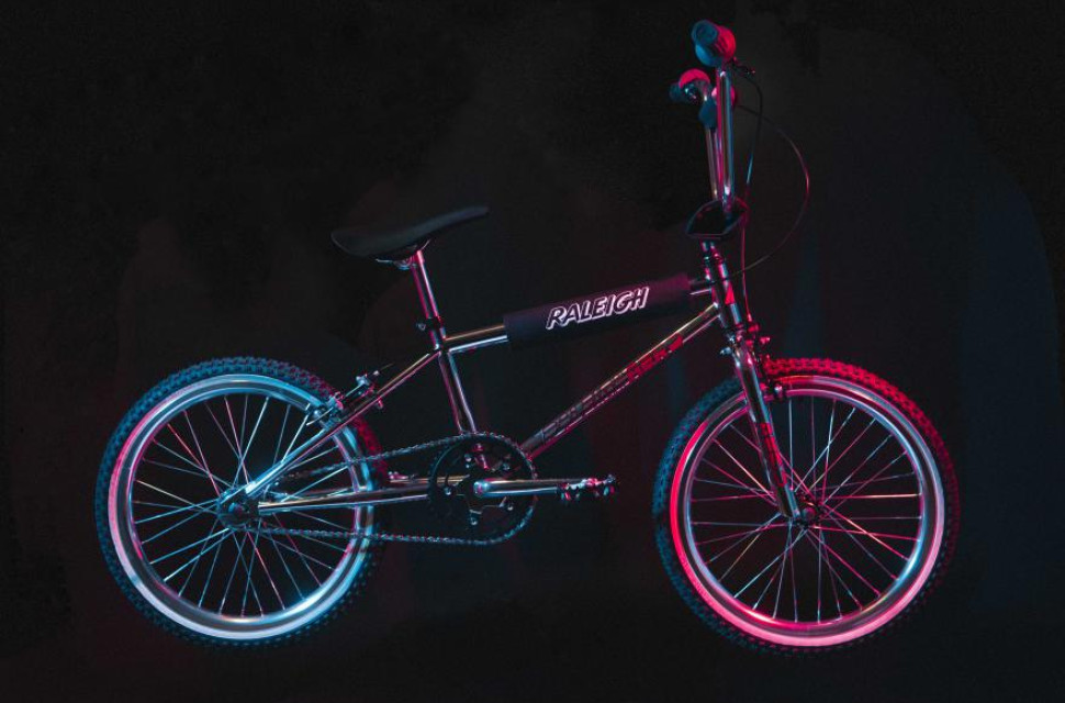 chrome-burner1-2.jpg Be the cool kid and get your hands on a limited edition Raleigh Chrome Aero Pro Burner