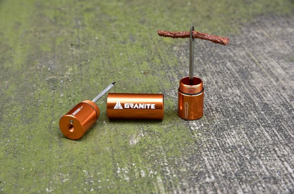 disassemble.jpg Granite launches new Stash tubeless repair kit and chain breaker