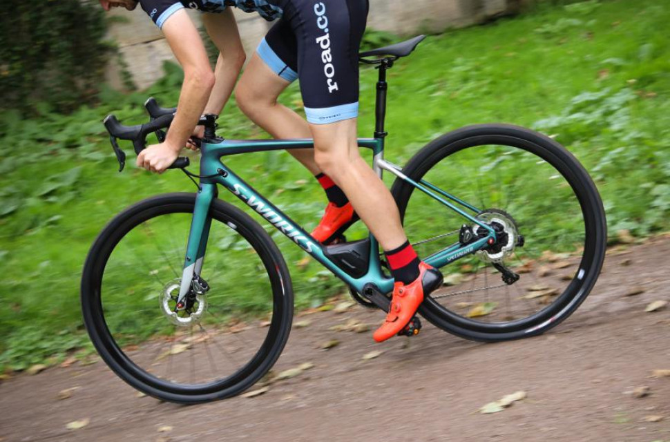specialized-s-works-diverge-riding-2.jpg specialized-s-works-diverge-riding-2.jpg