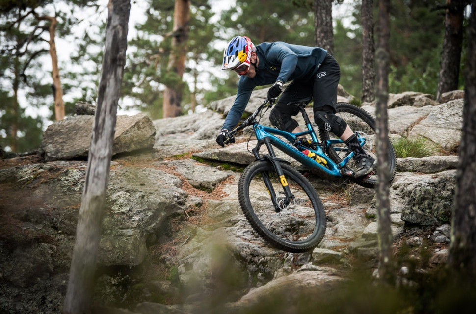 ttx-action.jpg Ohlins launch new enduro shock and fork with TTX dampers