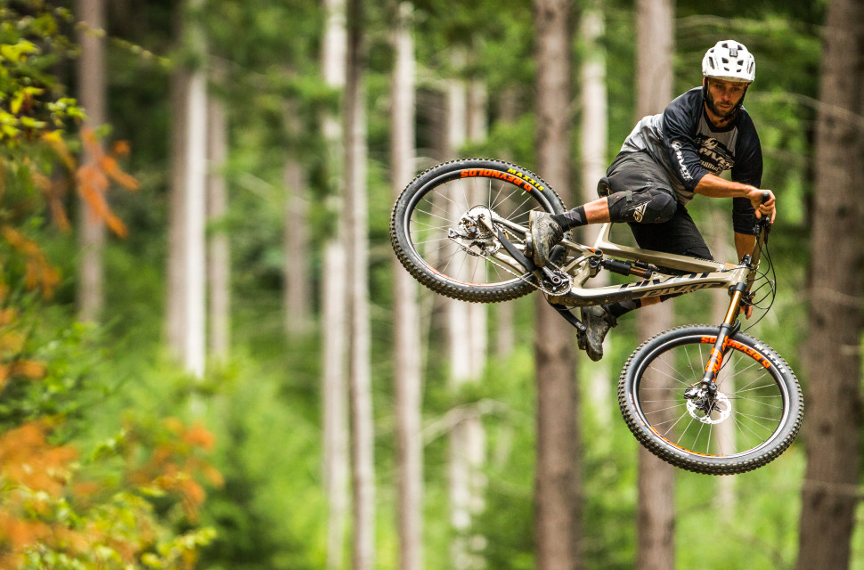 zfaulkner_2018_NZ_Pivot_FB_29_Eddie-337.jpg Pivot's new Firebird 29 is a hard hitting big wheeled enduro machine